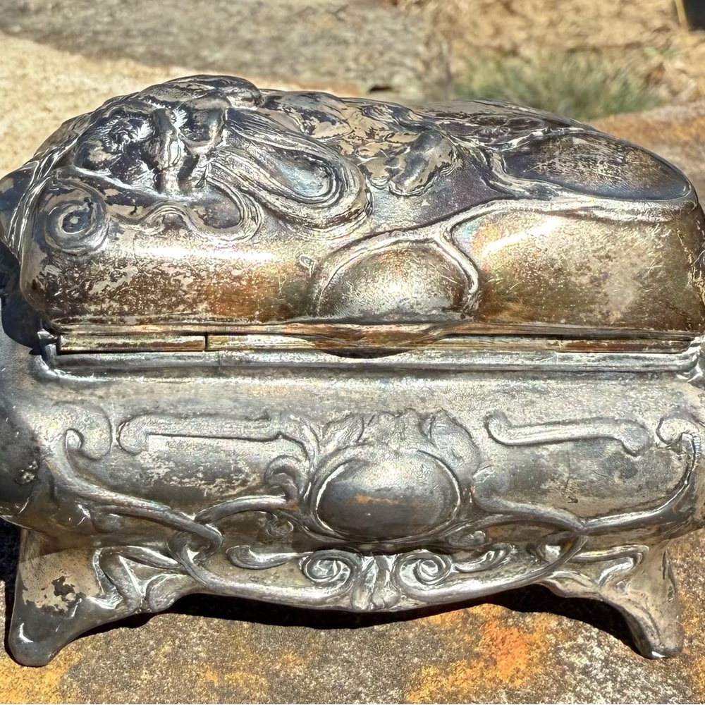 Antique Art Nouveau Jewelry Casket Foot Trinket Box Repousse Woman Floral Silver - Picture 8 of 8
